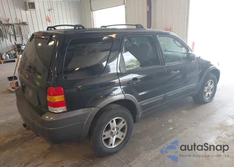 2005 Ford Escape Xlt from USA, damaged, VIN 1FMCU93125KA89457